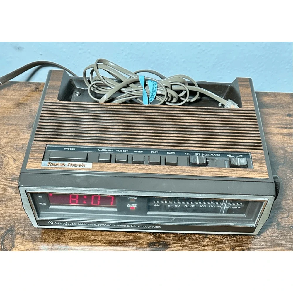 Vintage Radio Shack Woodgrain Chronofone Et-380 Clock. No telephone